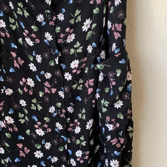 Black floral midi with button front🌸 - Picture 3 of 13